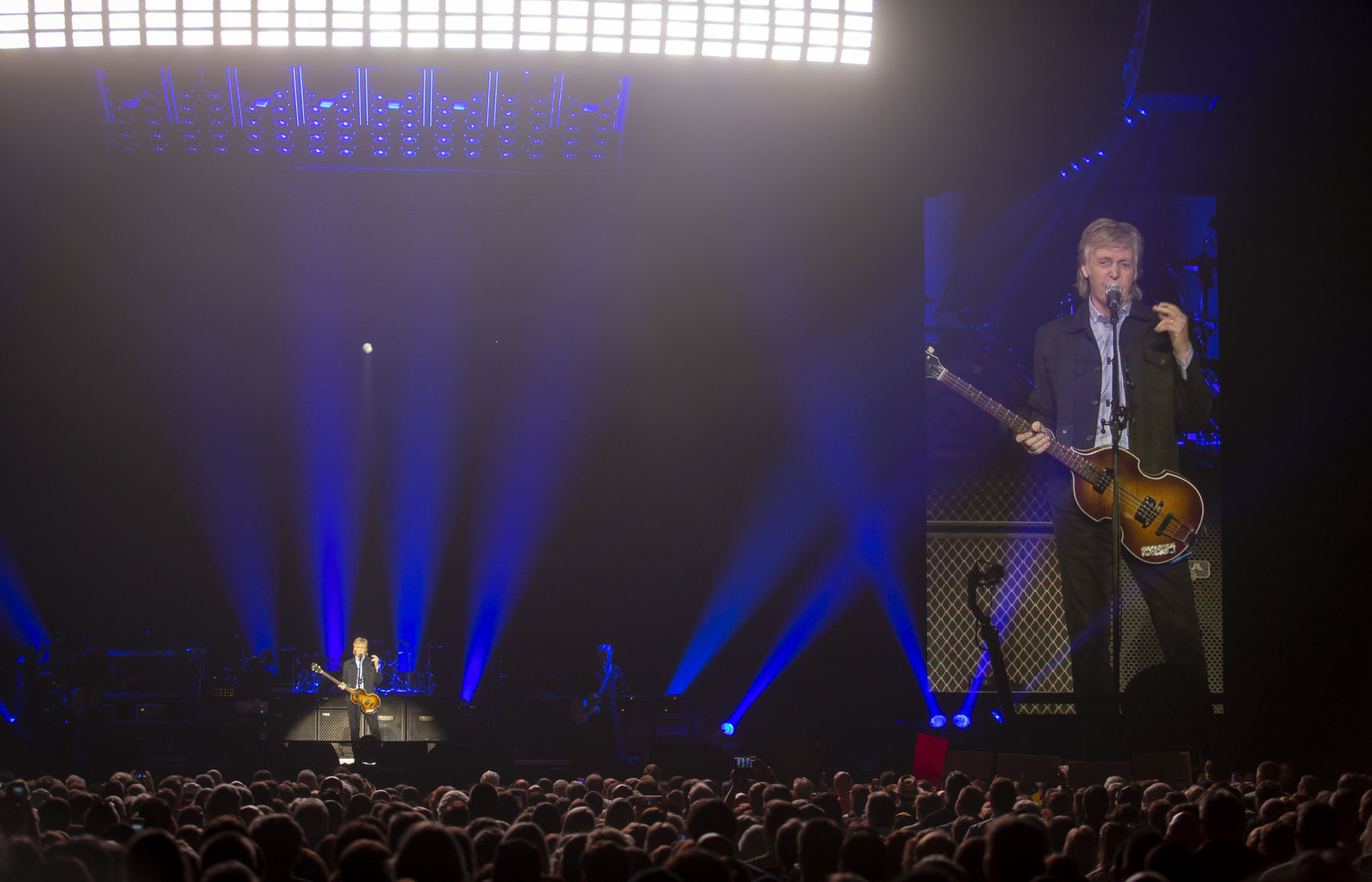 061219-McCartney-Concert-025